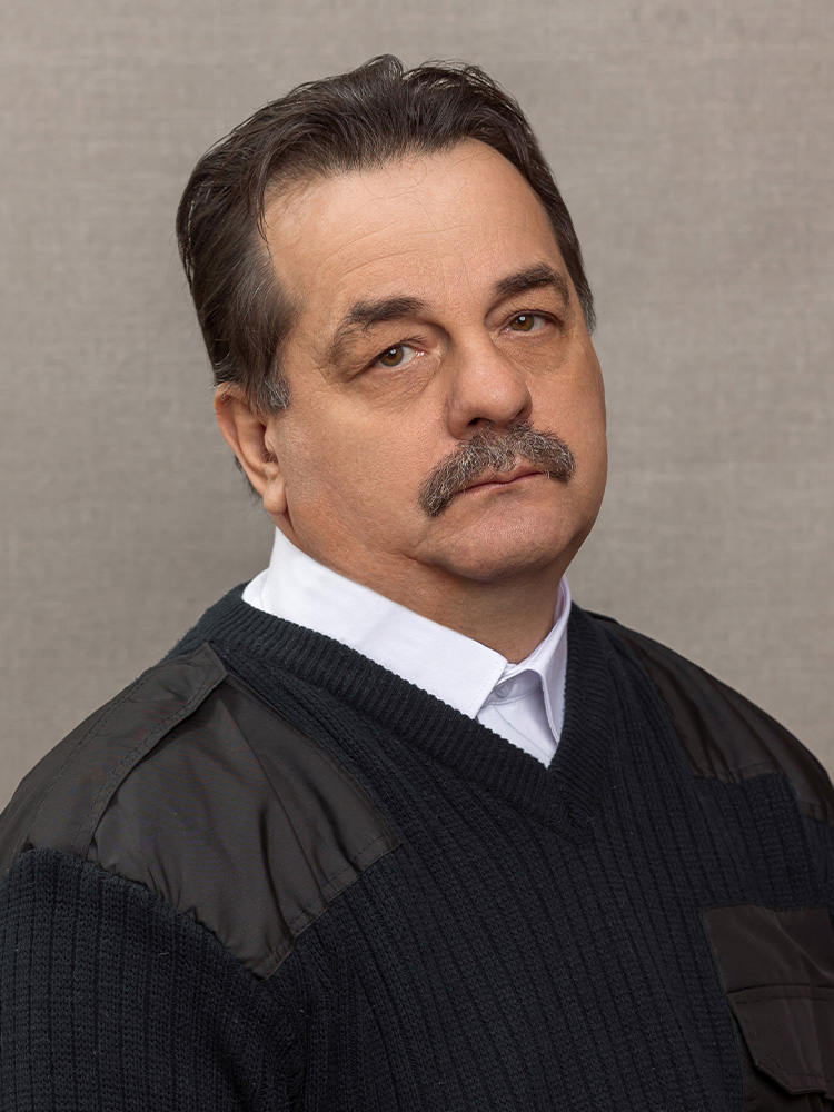 Попов Михаил Алексеевич.